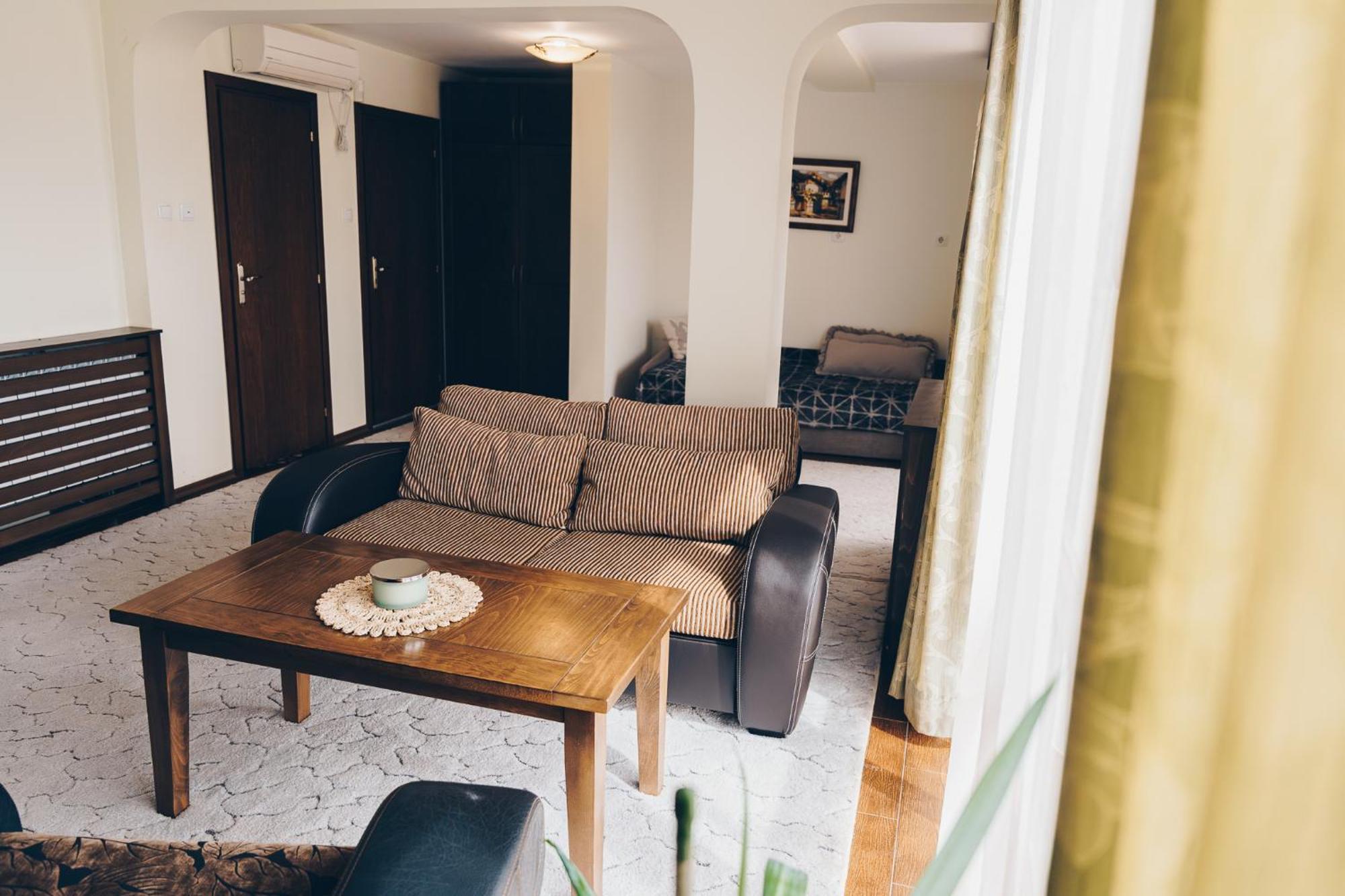 Vila Gardenia Gumoshtnik Ngoại thất bức ảnh